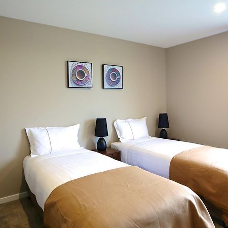 Golden Sun Apartment -Two Bedrooms, Three Bedrooms Christchurch Dış mekan fotoğraf