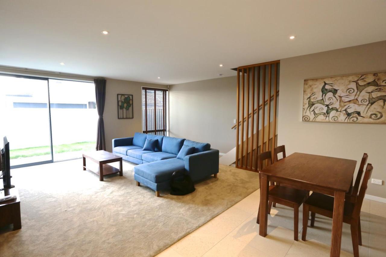 Golden Sun Apartment -Two Bedrooms, Three Bedrooms Christchurch Dış mekan fotoğraf