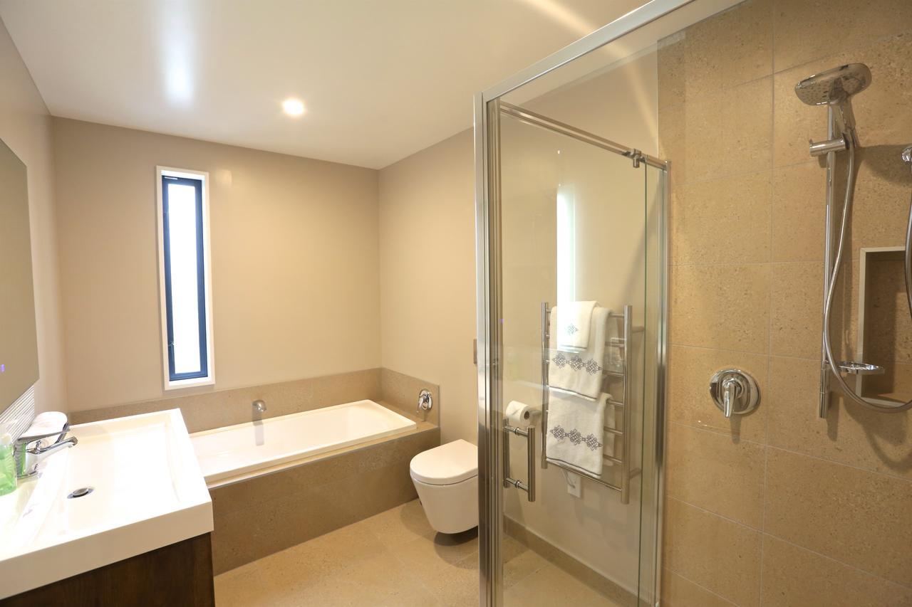 Golden Sun Apartment -Two Bedrooms, Three Bedrooms Christchurch Dış mekan fotoğraf