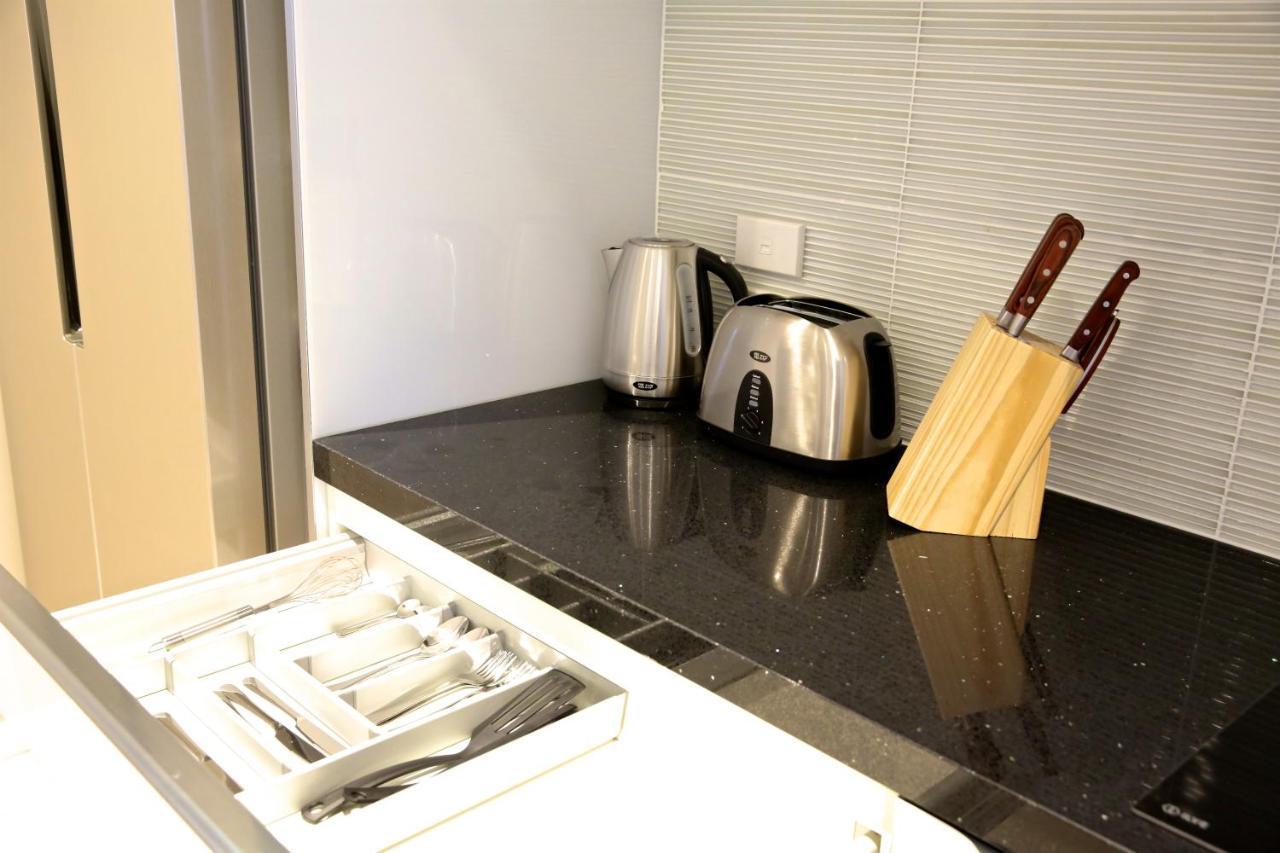 Golden Sun Apartment -Two Bedrooms, Three Bedrooms Christchurch Dış mekan fotoğraf